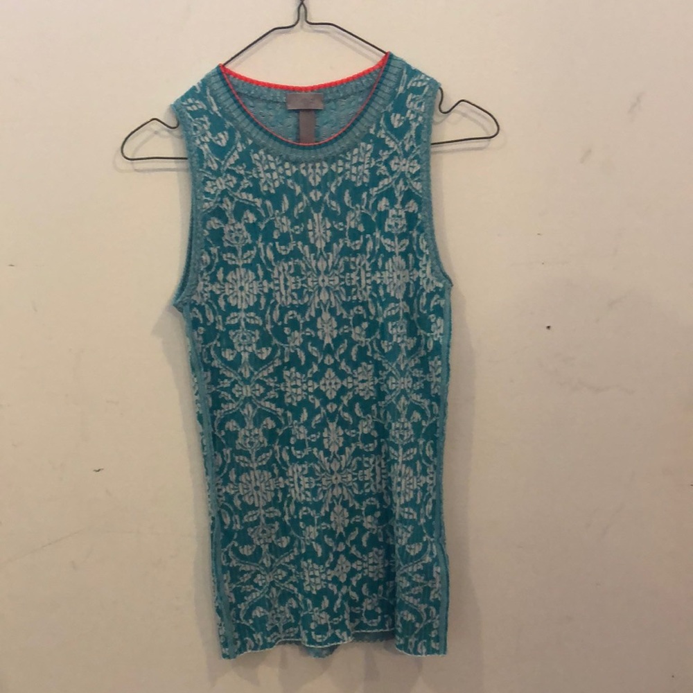 MRZ sleeveless jacquard knot top.